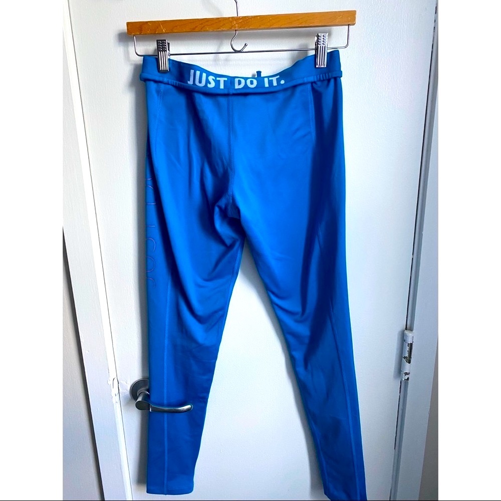 Nike Women Just Do It Leggings, Size M.